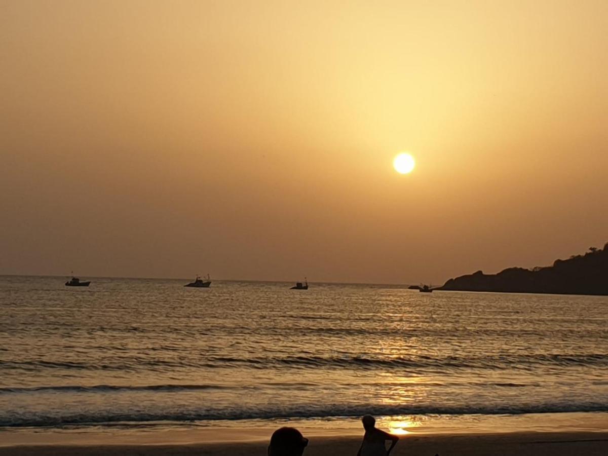 Royal Touch Beach Huts بالوليم المظهر الخارجي الصورة